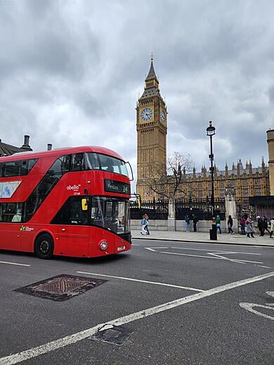 Escena típica de la capital inglesa